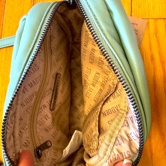 Steve Madden Aqua Crossbody Bag with Chain Strap NWT - Picture 2 of 3